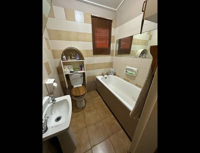 3 BEDROOM FREESTANDING FOR SALE IN EASTWOOD